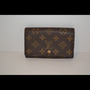 Louis Vuitton zippy wallet